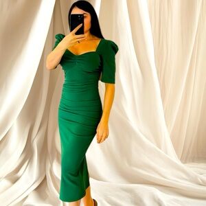 Elegant Green Body Midi Dress with Sweetheart Neckline And Puff Sleeves